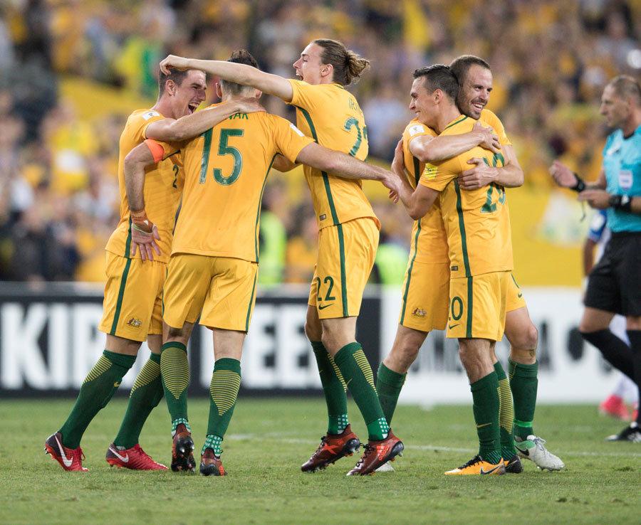 曼城险胜富勒姆 哈兰德创造纪录福登火力全开助蓝月亮锁定三分（曼城险过富勒姆：哈兰德破纪录，福登爆发助蓝月亮全取三分）