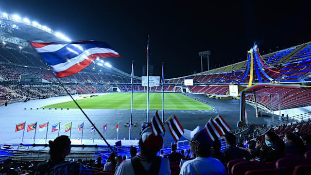 巴萨靠新人撑起半边天（新秀撑起巴萨半壁江山）