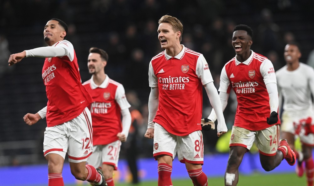 队内得分最高！吉迪半场7中5，得到12分4篮板2助攻（吉迪半场7投5中砍12分4篮板2助攻，队内得分第一）