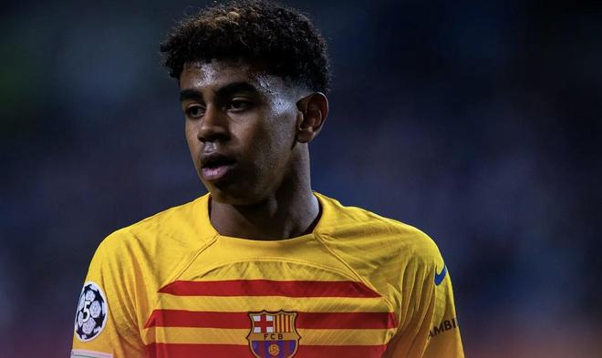 曼联冲击欧冠资格压力巨大（曼联争夺欧冠席位压力山大）