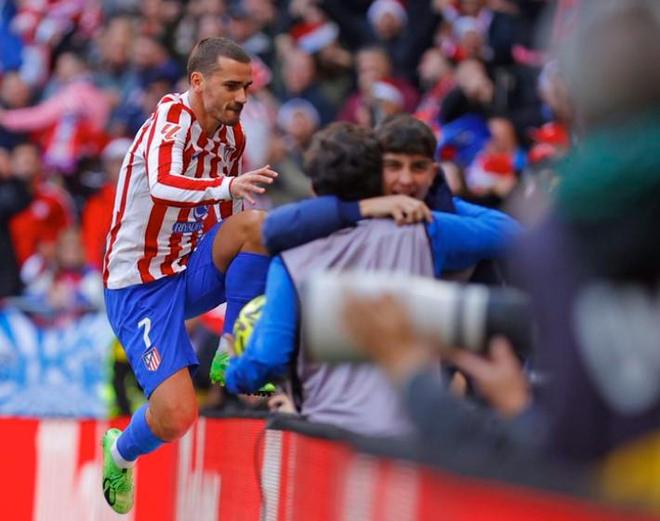 TA跟队：皇马内部针对阿隆索去留有两种不同声音（TA随队报道：皇马内部就阿隆索去留意见不一）