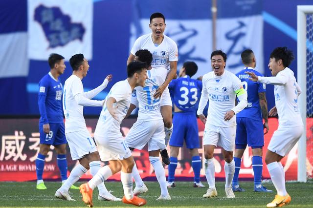 记者：若国足明年热身没惨案或大事故，邵佳一至少干到亚洲杯结束（记者：若国足明年热身赛无惨败或重大变故，邵佳一至少留任至亚洲杯结束）