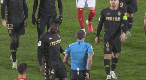 澳超联赛中央海岸水手vs悉尼FC因恶劣天气推迟至18：30进行