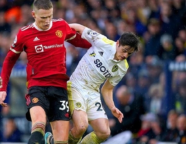 传承足球明星联赛“川辽对决”再现甲A经典，“四川雄起”唤起一代球迷记忆（传承足球明星赛“川辽对决”重现甲A风云，“四川雄起”再燃一代球迷情怀）