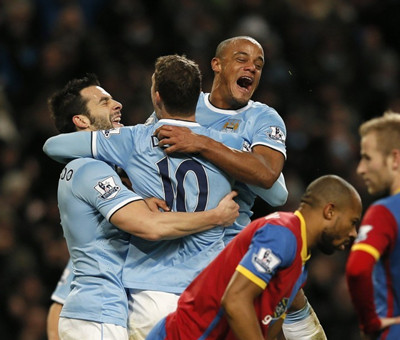 意媒：德佬对孔蒂依然保持完全信任，双方将召开会议分析现状（意媒：德劳伦蒂斯依旧对孔蒂完全信任，双方将会面评估现状）