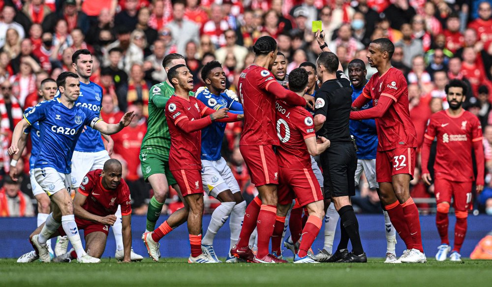 英超第14轮综述：利物浦平局+切尔西爆冷，阿森纳5分领先稳居榜首（英超第14轮盘点：利物浦战平、切尔西冷负，阿森纳以5分优势领跑）