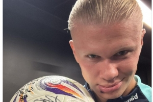 拜仁莱万多夫斯基连续两场进球（莱万多夫斯基为拜仁连续两场破门）