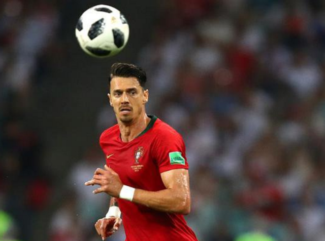 孔蒂：球员承担责任展现了成长，此刻我们不怕任何事物任何人（孔蒂：球队勇于担责体现成长，如今我们无惧任何对手与挑战）